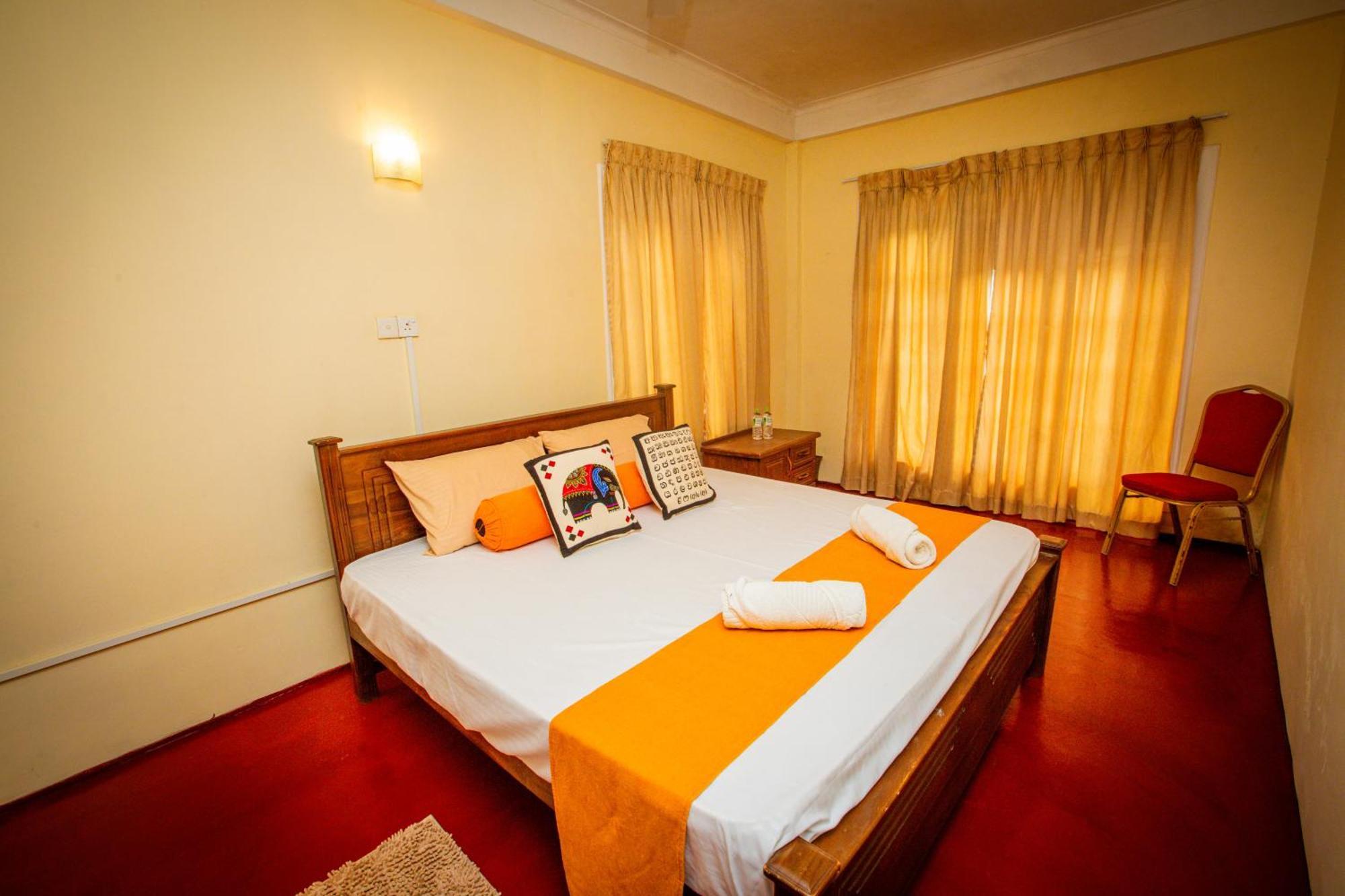 Sunbloom Inn แคนดี้ ภายนอก รูปภาพ