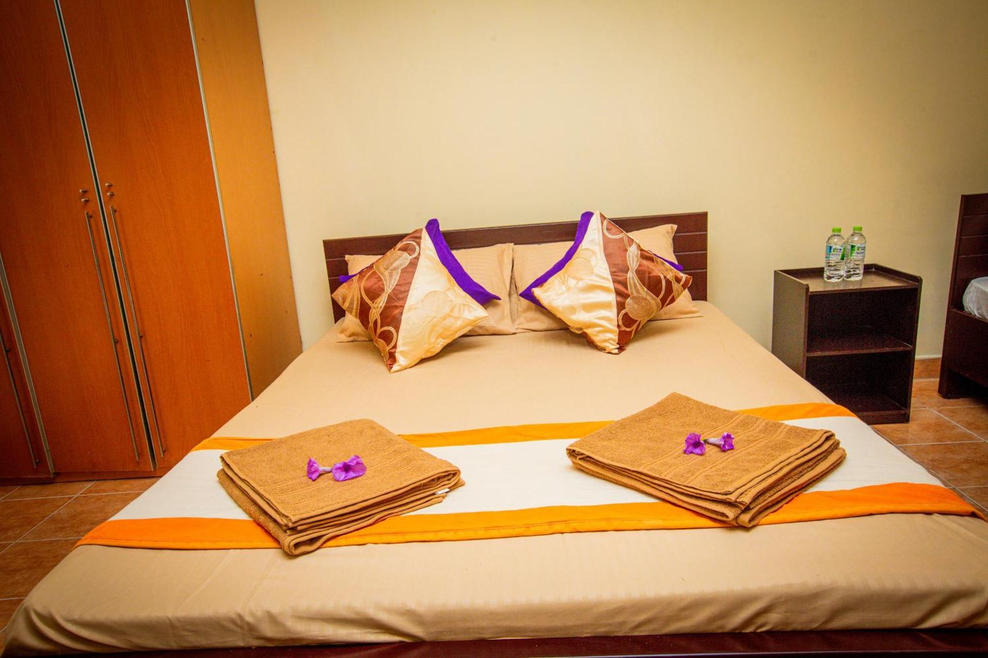 Sunbloom Inn แคนดี้ ภายนอก รูปภาพ