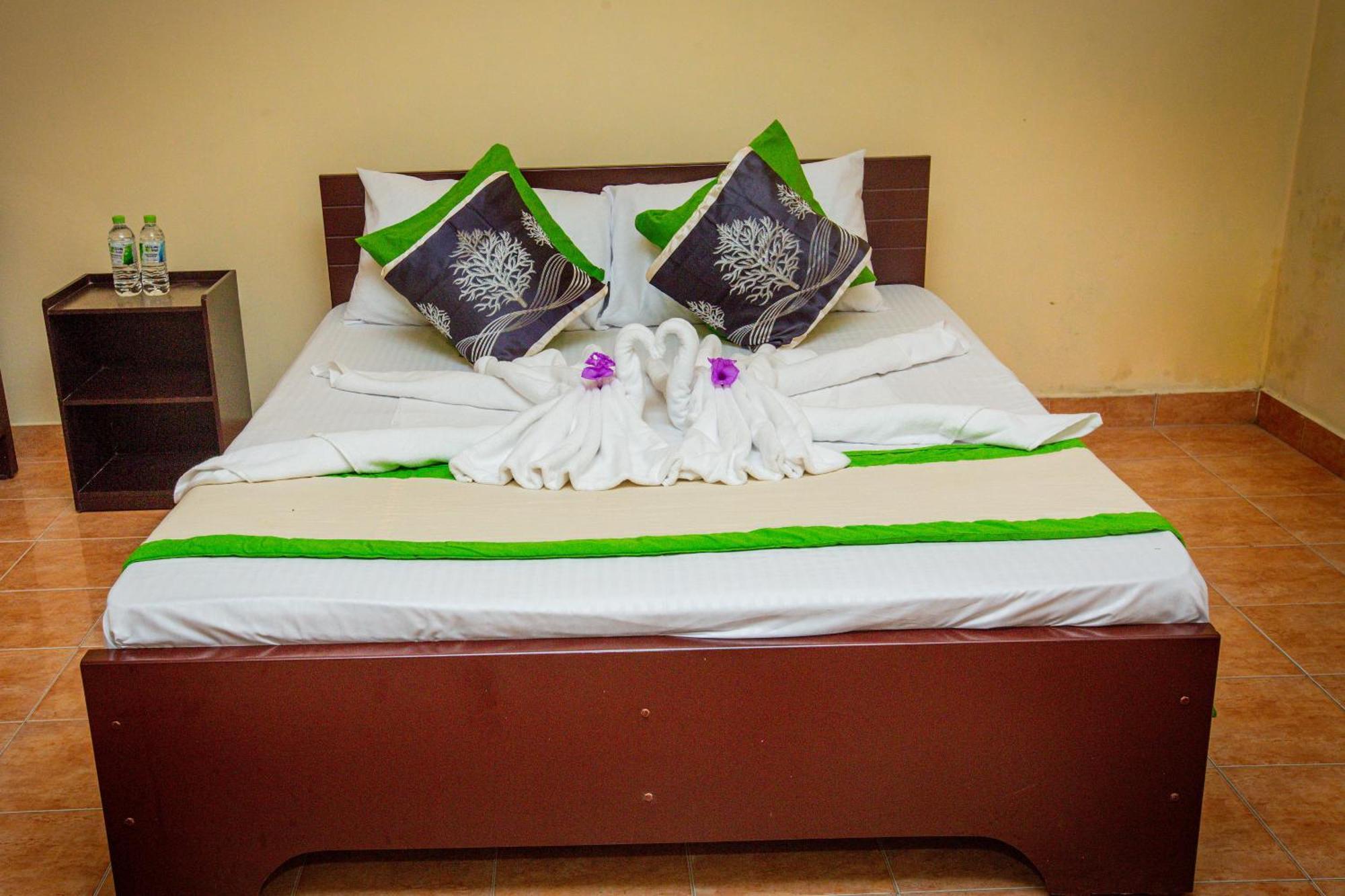 Sunbloom Inn แคนดี้ ภายนอก รูปภาพ